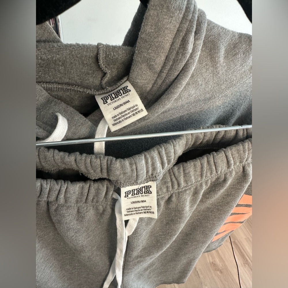 Victorias Secret PINK Gray Hoodie and Shorts Set - Picture 6 of 9